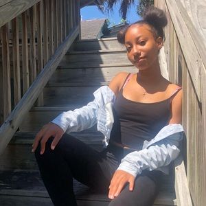 Meet your Posher, Zia